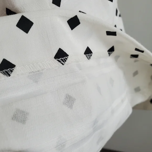 Banana Republic Diamond Pattern Skirt Size 2 - Picture 5 of 6